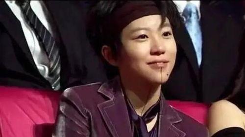 周迅窦靖童吃瓜,娱乐圈新动态引热议