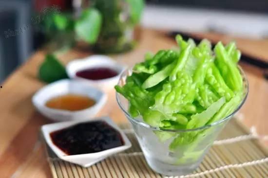 宝宝吃瓜记,甜蜜童年趣事