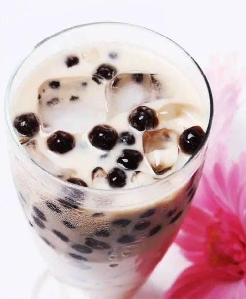 一杯奶茶吃瓜,品味生活，畅享悠闲时光