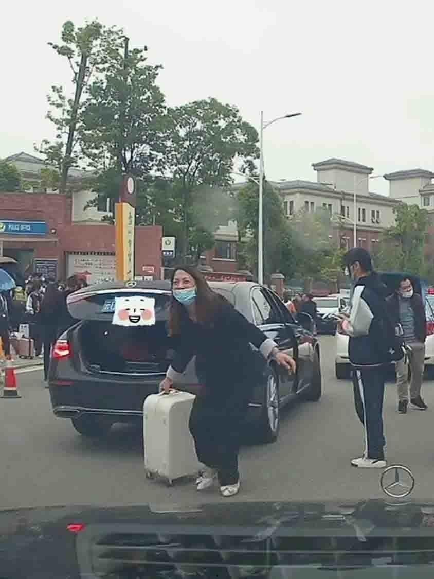 上错车吃瓜,瓜田里的那些事儿